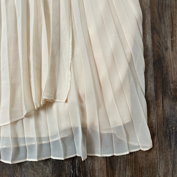 Zara Beige Pleated Skirt - Picture 4 of 8